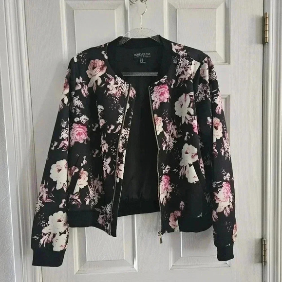 NWOT Forever21 Plus Floral Bomber Jacket - Picture 1 of 10